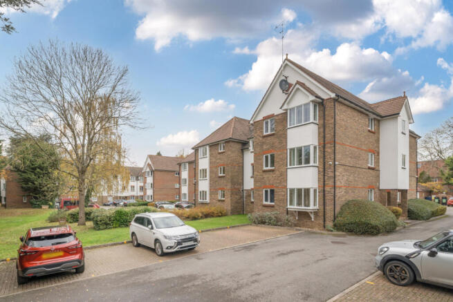 1376742-13-690b4a...