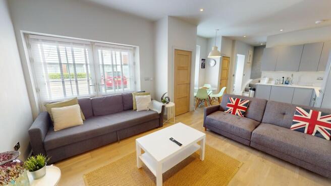 Coach-House-04242...