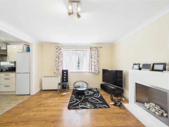 CAM01530G0-PR0265-STILL017.jpg