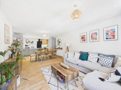 Fountain Park Court, St. George, Bristol