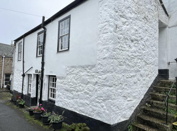 Two Bedroom Grade II Listed Cottage for sale