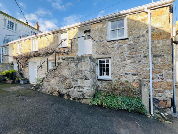 3 Bedroom End of Terrace Cottage for Sale
