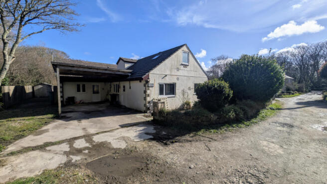 5/6 Bedroom Detached House For Sale