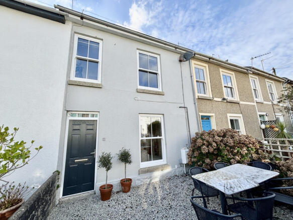 3 Bedroom Mid Terraced House for Sale