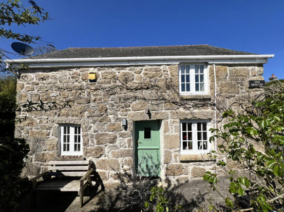 2 Bedroom Detached House for Sale