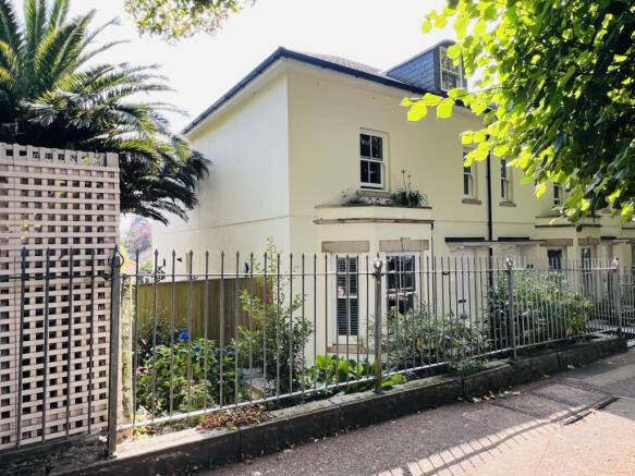 4 Bedroom End Terraced House for Sale