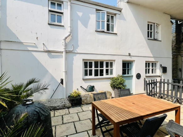 2 Bedroom Cottage for Sale