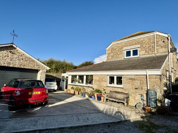 3 Bedroom Detached House for Sale