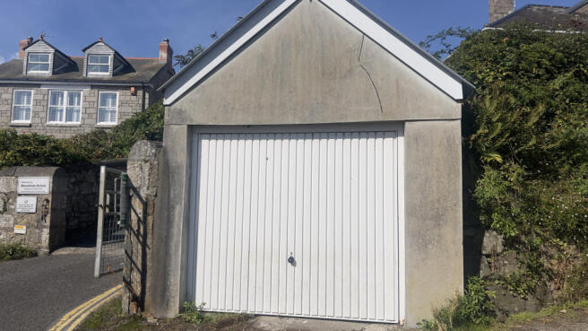 0 Bedroom Garage for Sale
