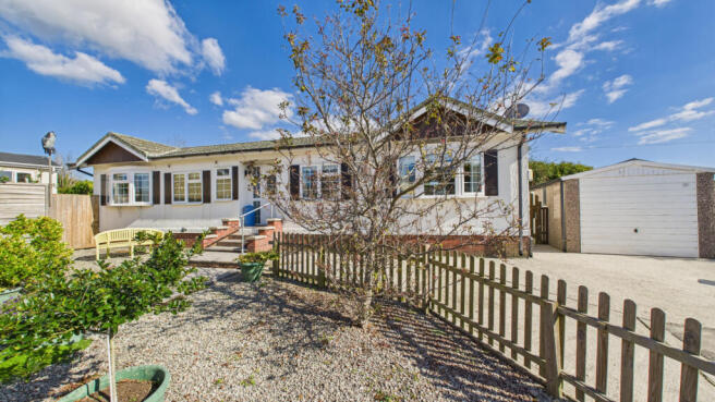 2 Bedroom Park Home for Sale