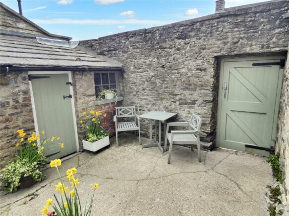 3 bedroom end of terrace house for sale in Railway Street, Leyburn, DL8