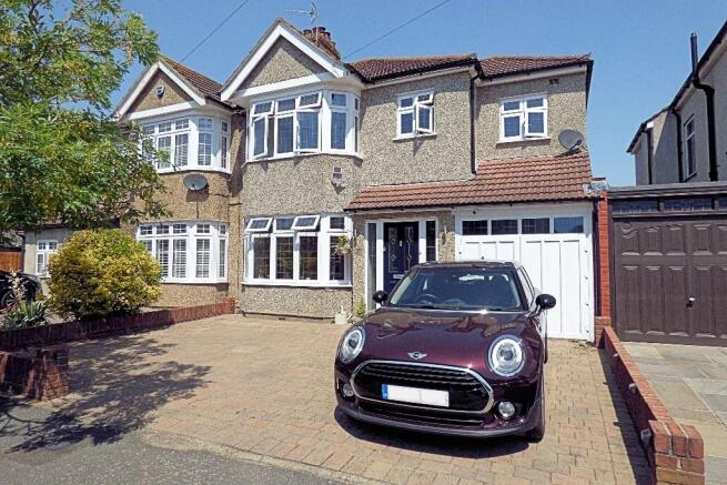 4 Bedroom Semi Detached House For Sale In Coniston Avenue Upminster