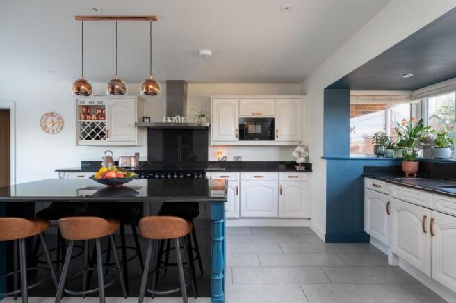 Kitchen / Dining Room