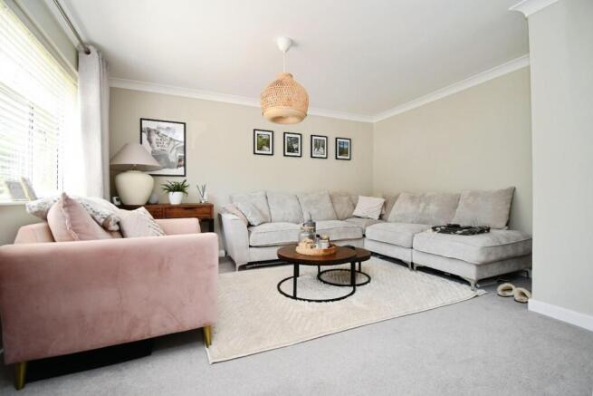 90238d28-Lounge.JPG