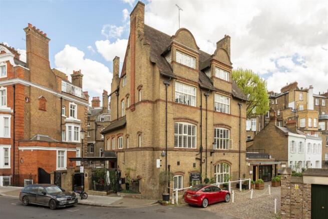 Flat 5 Walton House Hi-32.jpg