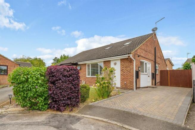 2 bedroom semi-detached bungalow for sale in Wren Close, Towcester, NN12