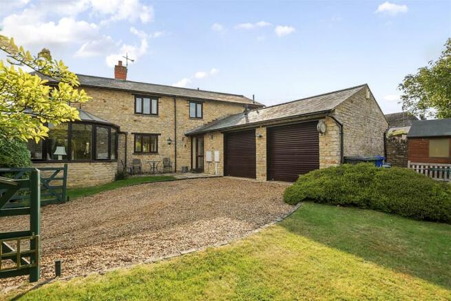 Clare Barn,Yardley Gobion