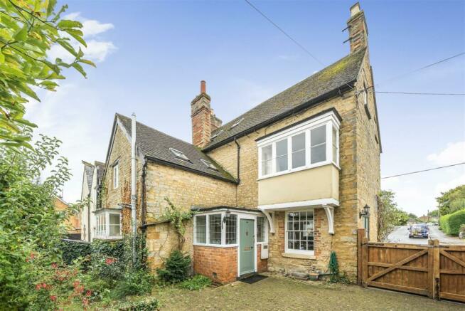 Woods Farmhouse,  Potterspury