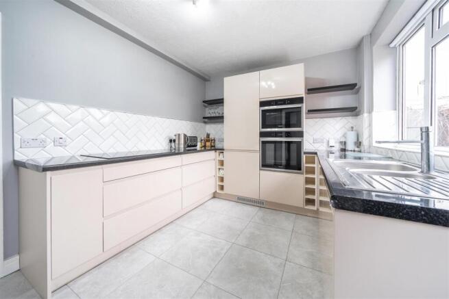 28 Kingsley Road, Silverstone