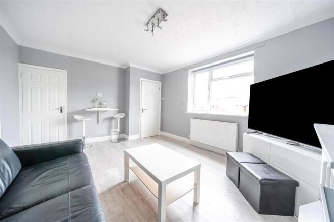 28 Kingsley Road, Silverstone