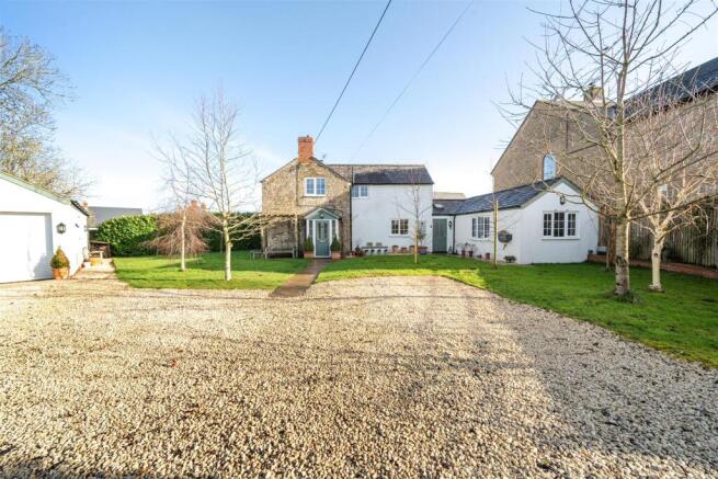 4 Towcester Road, Silverstone