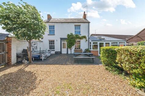 Browns Yard, Towcester, NN12