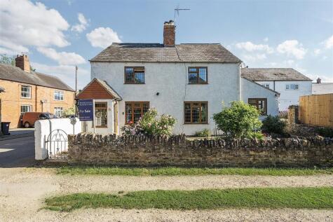 High Street, Gayton, NN7