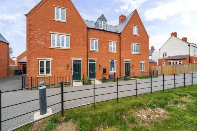 114 Redcar Road, Towcester