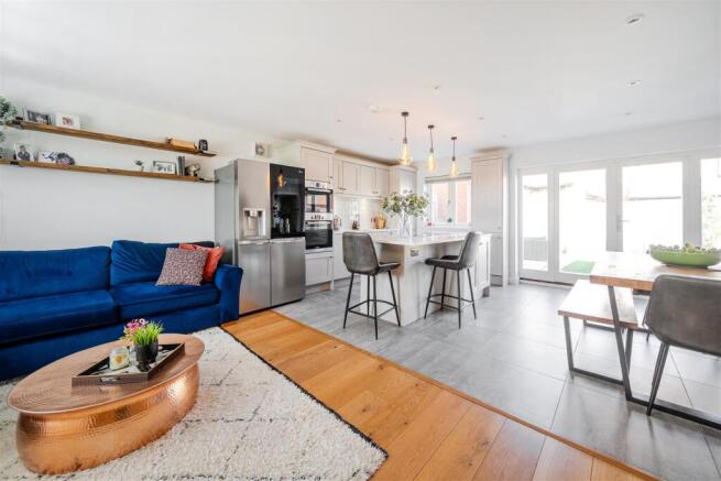 5 Paddock View, Old Stratford