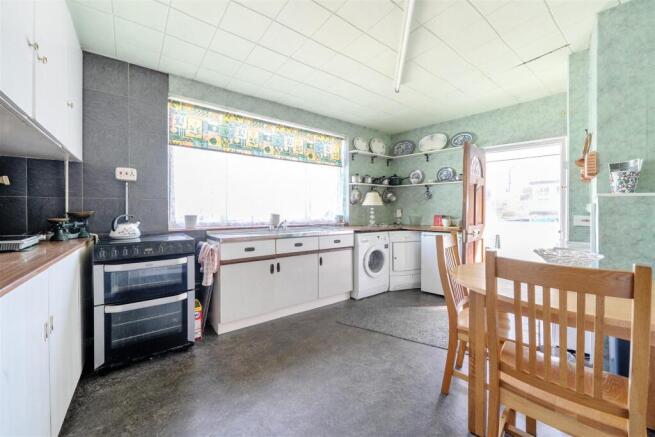 4 Grove Lane, Weston