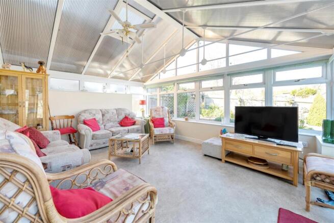 4 Grove Lane, Weston