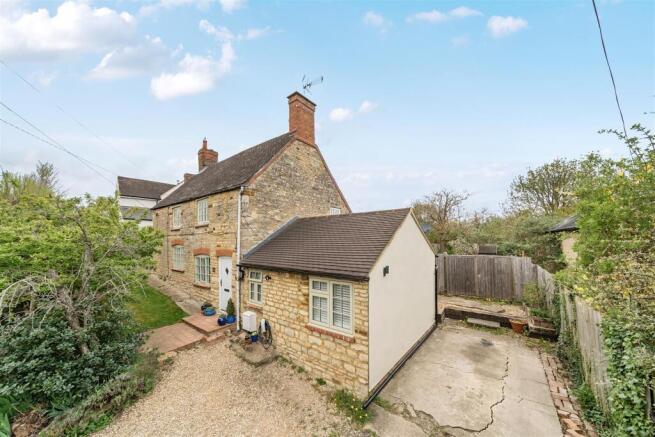 Pear Tree Cottage, 12 Blakesley Hill Greens Norton
