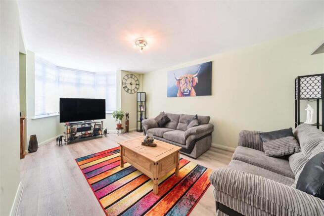 Flat 4, 10 High Street, Gayton (2).jpg