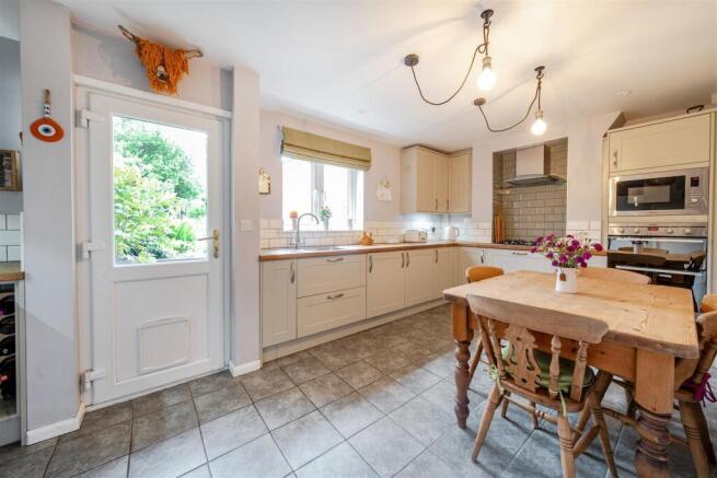 108 Brackley Road, Towcester