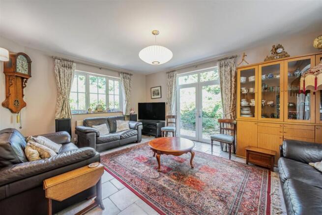 1 Showsley Road, Showsley