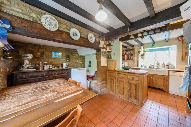 9 High Street, Blisworth