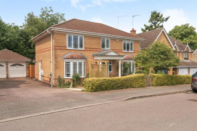 4 Old Oak Drive, Silverstone