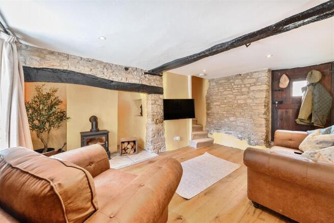 19 High Street, Greens Norton