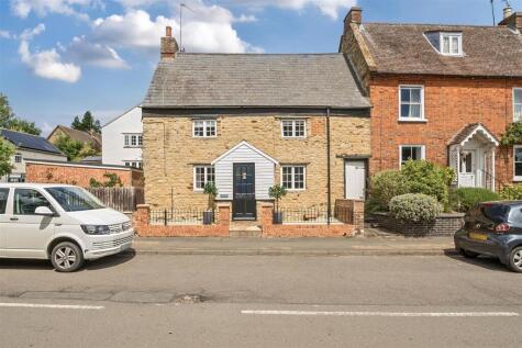 High Street, Greens Norton, NN12