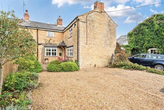 1a Cattle End, Silverstone