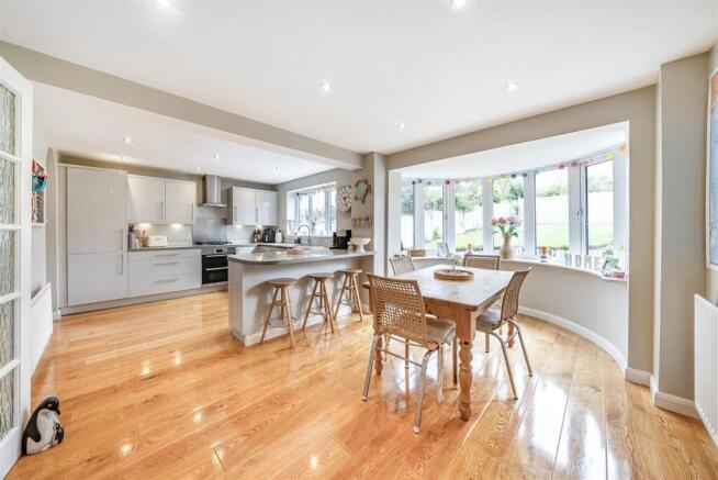4 Acorn Way, Silverstone