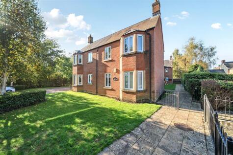 Reffield Close, Towcester, NN12