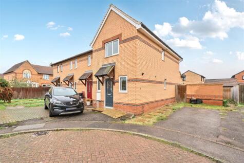 Johnson Avenue, Brackley, NN13