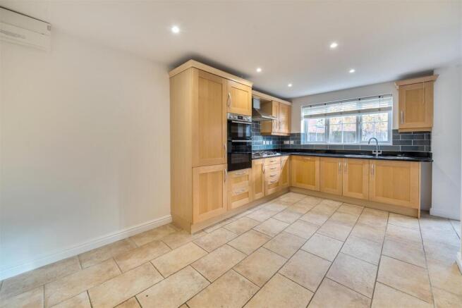 6 The Old Woodyard, Silverstone (13).jpg