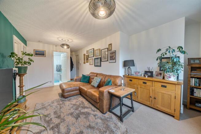 Flat 17, Whitmore Court, Little London, Silverston