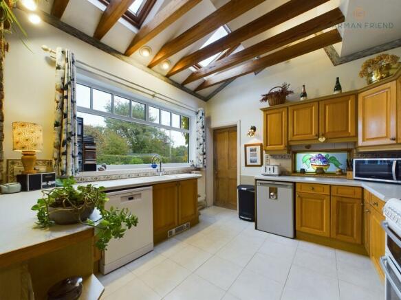 Kitchen/ Dining Room