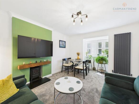 Lounge/Dining Room