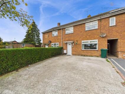 Queens Crescent, Upton, CH2