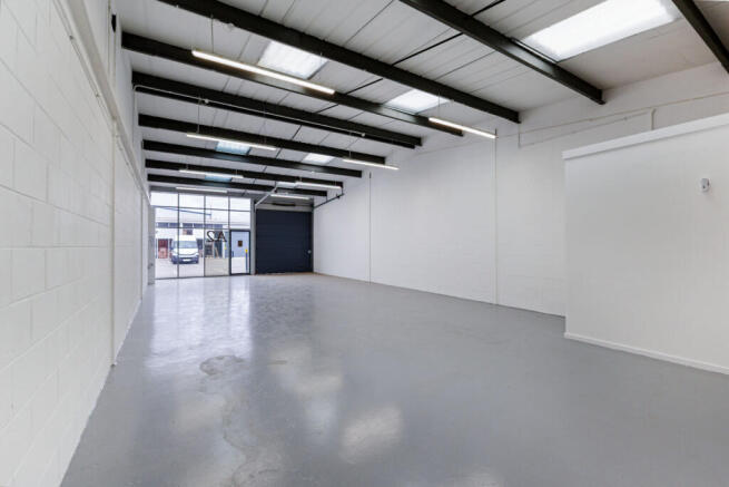97282_Unit-A2-The-Connaught-Business-Centre-22-Willow (11)_low