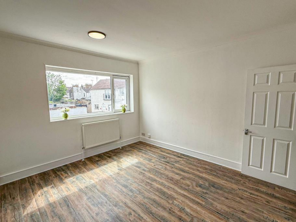 Lounge / Kitchen